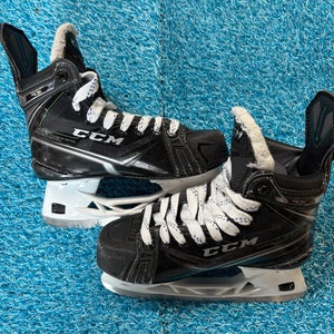 Junior CCM RibCor 90K Hockey Skates Regular Width Size 3.5 (Used)