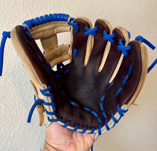 Wilson A2000 RH Infield Baseball Glove 11.5" (Used)
