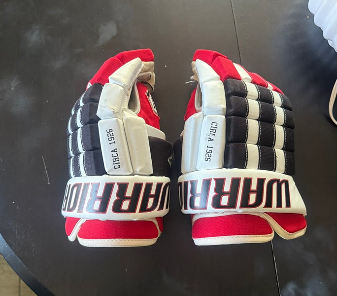 Warrior Remix LE Gloves 15" (Used)