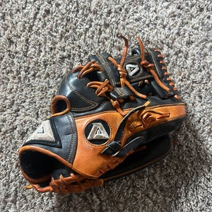 Akadema RH Infield Baseball Glove 11.5" (Used)
