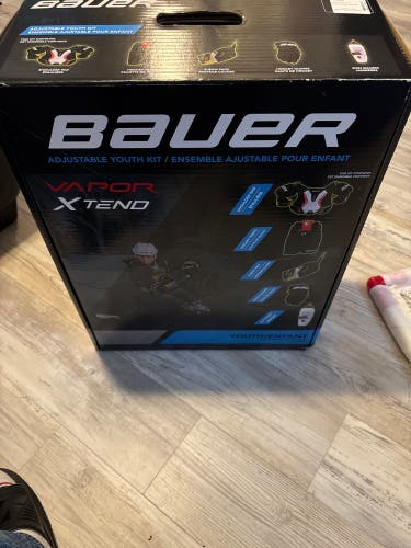 Bauer Vapor Xtend Set Pants Shin Guards Shoulder And Elbow Pads And Gloves Like New