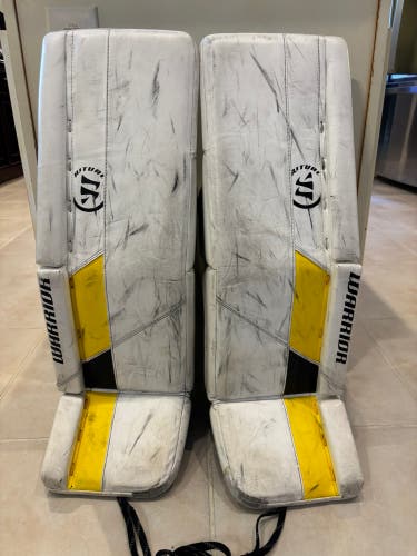 28" Warrior Ritual G5 Goalie Leg Pads (Used)