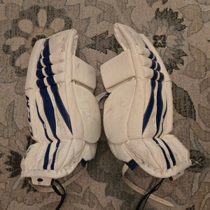 22" CCM Extreme Flex E3.5 Goalie Leg Pads (Used)