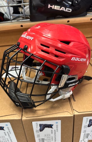 Bauer Re-akt 85 (Used) Medium Red Hockey Helmet combo SR senior adult reakt