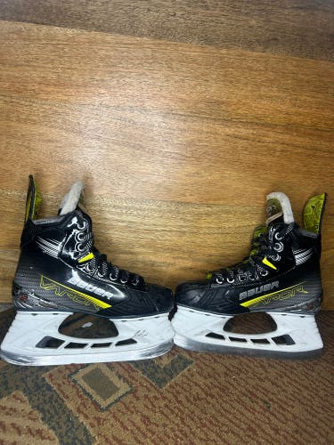 2023 Bauer Vapor X4 Hockey Skates Size 3 (Used)