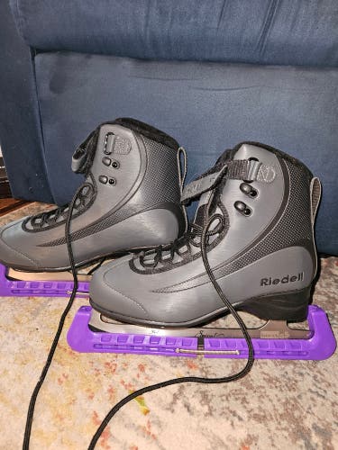 Riedell Figure Skates B Adult 9 (Used)