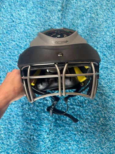 Cascade LX Women's Lacrosse Helmet (Used)
