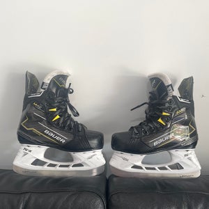 Bauer Supreme M40 Hockey Skates Extra Wide Width  Size 1 (Used)