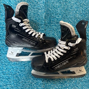 Intermediate Bauer Supreme M50 Pro Hockey Skates Size 4 (Used)