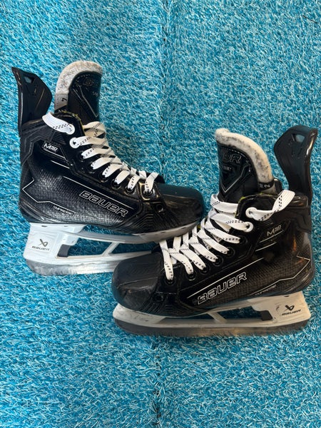 Intermediate Bauer Supreme M50 Pro Hockey Skates Size 4 (Used)