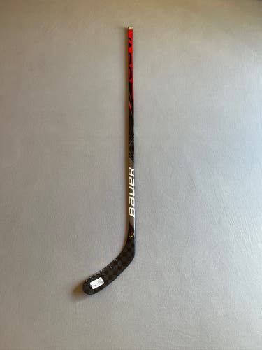 Used 65 Flex P28 Intermediate Bauer Flylite Right Handed Hockey Stick