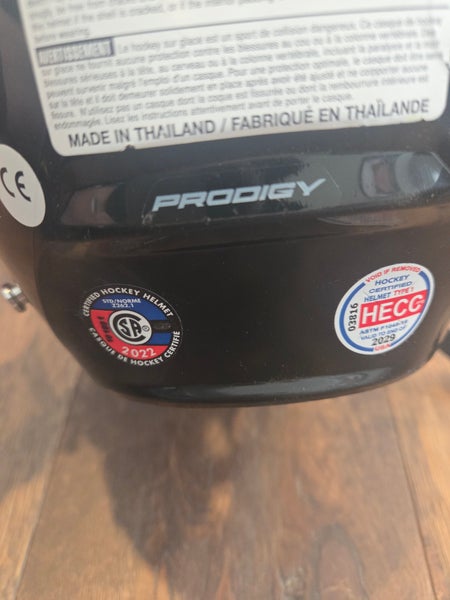 Youth Bauer Prodigy Helmet with cage (Used)
