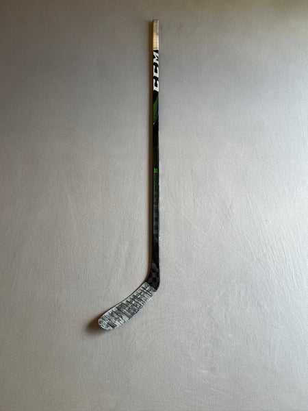 Used 65 Flex P28 Intermediate CCM Trigger 4 Pro Right Handed Hockey Stick