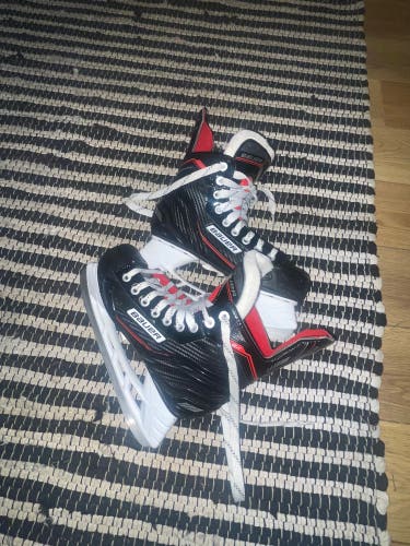 Bauer NSX Hockey Skates Size 4 (Used)