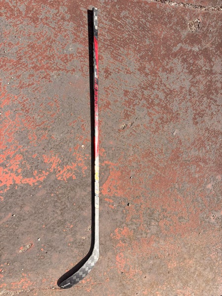 Intermediate CCM Jetspeed FT7 Pro Left Hand Hockey Stick P28 (Used)