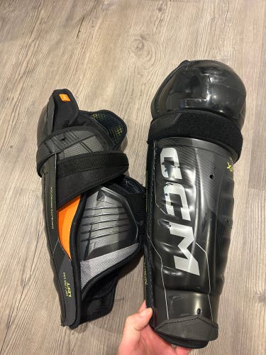 Senior CCM Tacks xf pro 15" Shin Pads (Used)