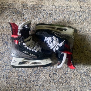 2023 Bauer Vapor X5 Pro Hockey Skates Regular Width 7 (Used)