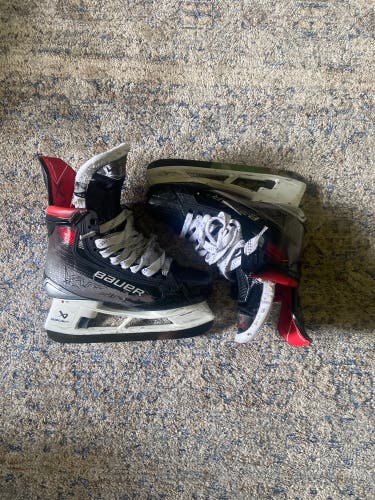 2023 Bauer Vapor X5 Pro Hockey Skates Regular Width 7 (Used)