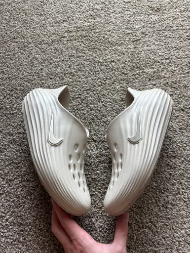 Unisex Size M 7.0 (W 8.0) Adult Nike Shoes (Used)