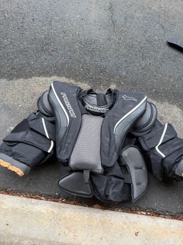 Small Passau Goalie Chest Protector Pro Stock (Used)