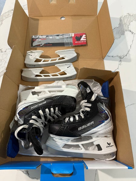 Bauer Vapor Flylite Hockey Skates Regular Width 13 (New)