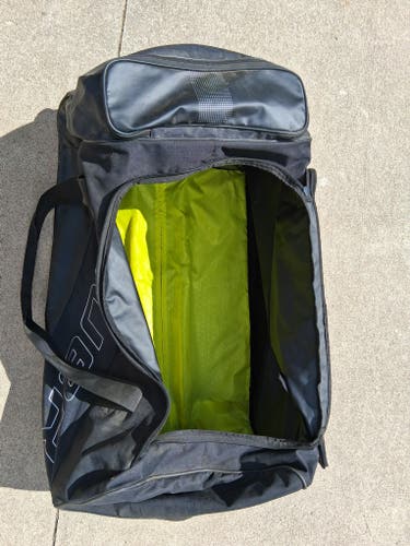 Bauer hockey wheeled bag (Used)