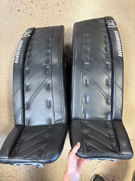 Black 35+1.5" Senior Warrior Ritual G4 Goalie Leg Pads (Used)