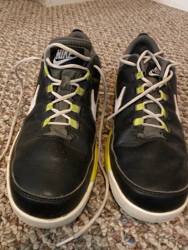 Youth Size M 7.0 (W 8.0) Nike Golf Shoes (Used)