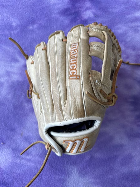 Brown Marucci Oxbow RH Outfield Baseball Glove 12" (Used)