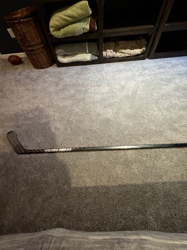 (NHL DRAFT PICK HOCKEY STICK!!) BAUER PROTO R dressed as HYPERLITE 2. 82 flex, custom curve like a p