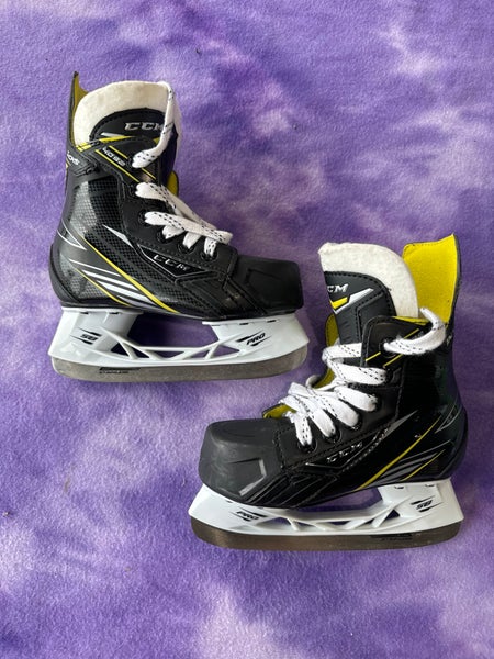 Youth CCM Tacks 4092 Hockey Skates Regular Width 11 (Used)
