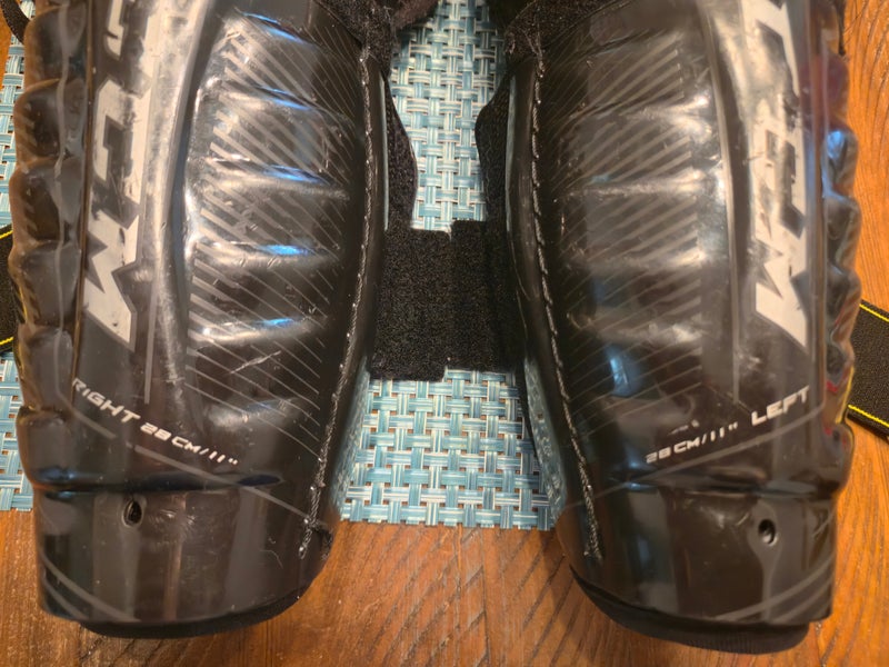 Junior CCM 11" Shin Pads (Used)