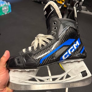2022 CCM AS-V Pro Hockey Skates Regular Width Pro Stock 7.5 (Used)