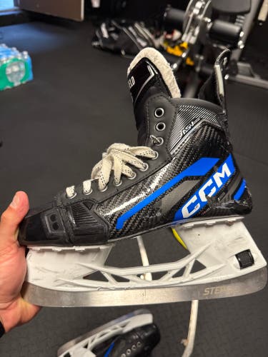 2022 CCM AS-V Pro Hockey Skates Regular Width Pro Stock 7.5 (Used)