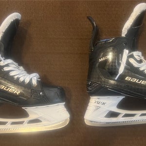 Bauer Supreme Mach Hockey Skates Wide Width Pro Stock 9 (Used)