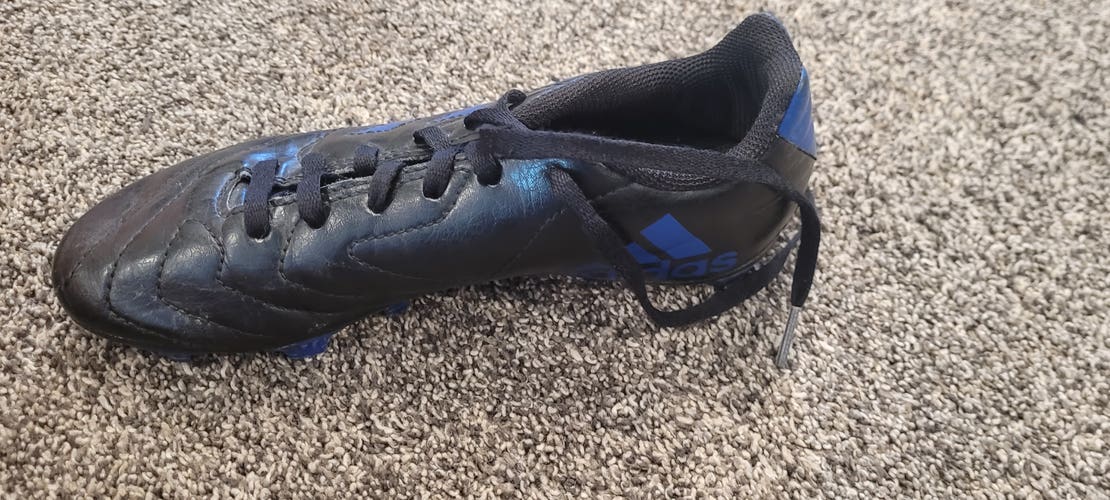 Black Kids 2.5Y (Big Kids / Youth) Adams Molded Cleats Cleats (Used)