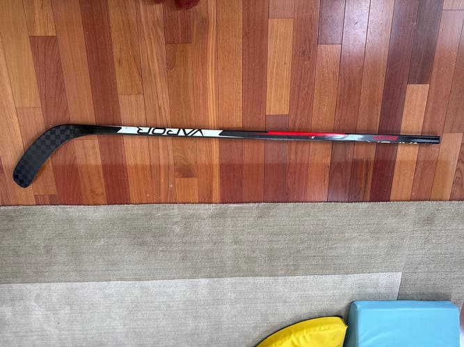 Junior Bauer Vapor 3X Right Handed Hockey Stick P88 (New) 50 Flex