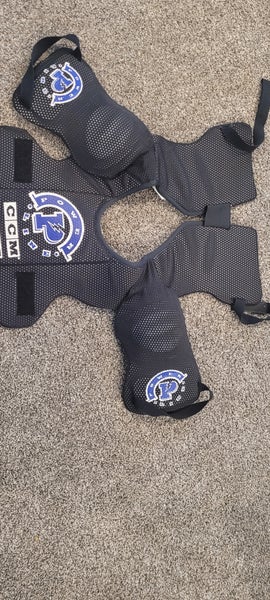 Men's Medium Youth CCM Powerline Shoulder Pads (Used)