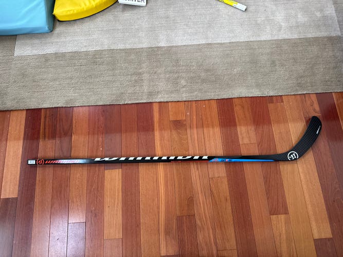 Junior Warrior Covert QRE 20 Pro Right Handed Hockey Stick W03 (New) 50 Flex