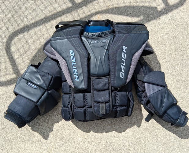 SR Medium Bauer Elite Goalie Chest Protector (Used)
