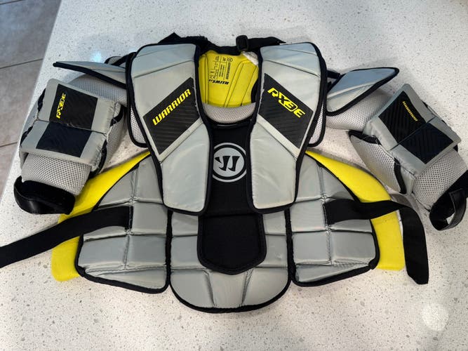 Large/Extra Large Warrior RX3E+ Goalie Chest Protector (Used)