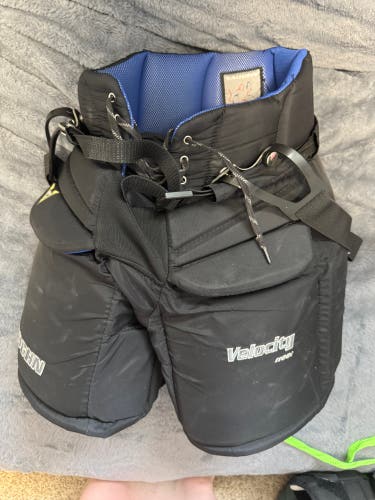 Intermediate Medium Vaughn Velocity 1100i Hockey Goalie Pants (Used)