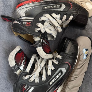 Bauer Vapor X2.9 Hockey Goalie Skates Regular Width Size 4.5 (Used)