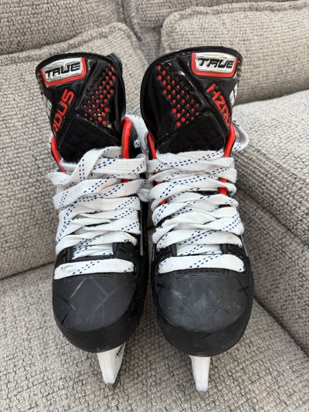 2024 True HZRDUS 9X Hockey Skates Regular Width Size 1.5 (Used)