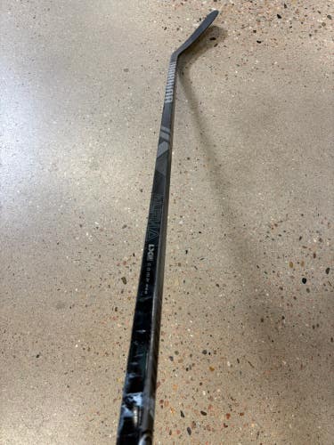 Senior Warrior Alpha LX2 PRO Hockey Stick Right Handed |  W01 65 SR Flex (Used)