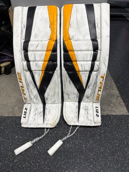 33" True L12.2 Goalie Leg Pads (Used)