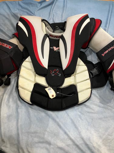 Senior XL Vaughn Ventus LT80 Goalie Chest Protector (Used)