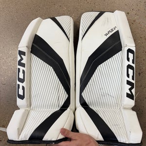 26" CCM YTFLEX 3 Goalie Leg Pads (Used)