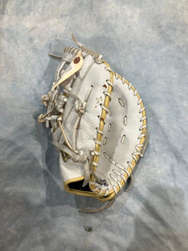 White Wilson A1000 RH First Base Softball Glove 12.5" (Used)