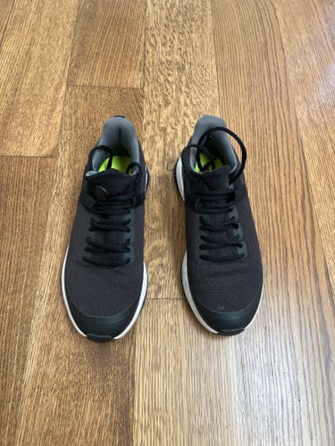 Kid's Size 6.0 Puma Fusion Grip Golf Shoes (Used)